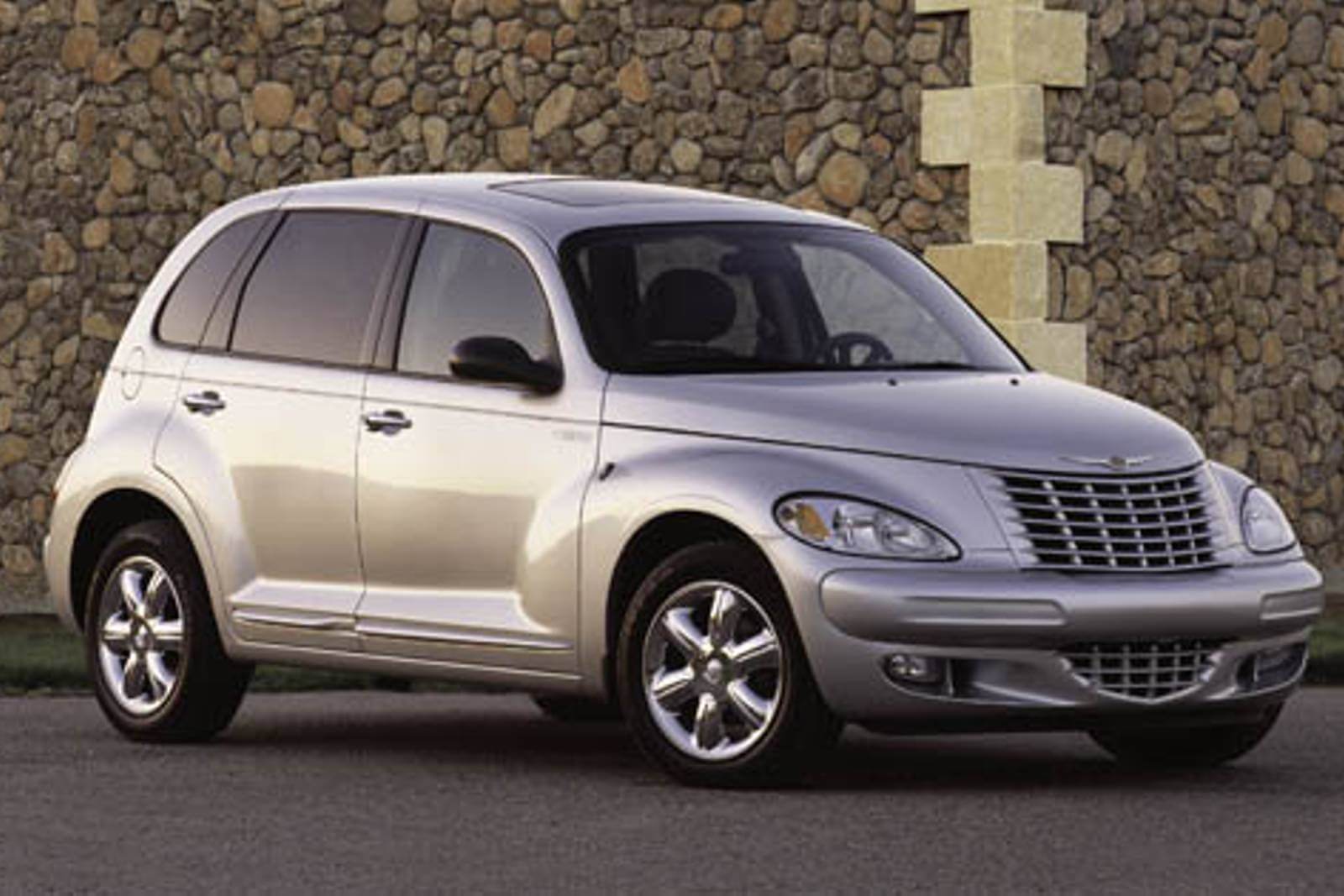 скромный Chrysler PT Cruiser